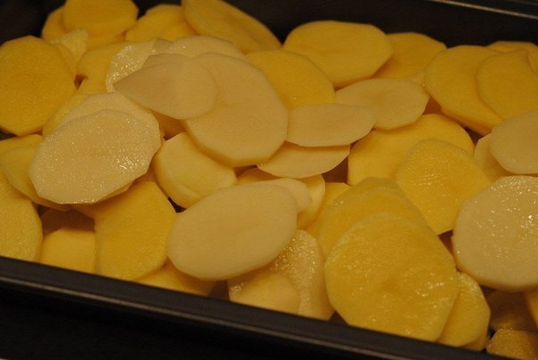 Картофель с шампиньонами в сметане.