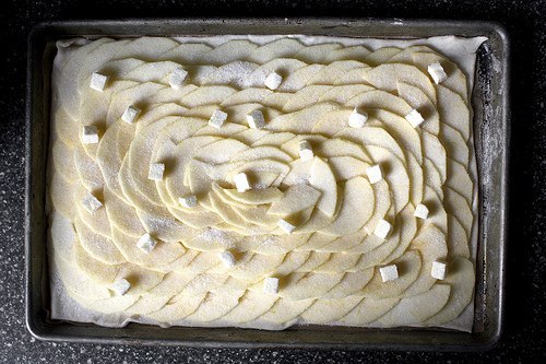 Яблочный пирог "Мозаика" с карамелью