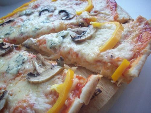 Пицца «3 сыра» с грибами