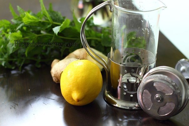Согревающий мятный чай с имбирем и лимоном