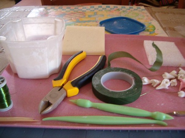 Подробный мастер-класс по изготовлению сирени из мастики