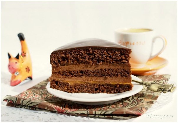 Шоколадно-кофейный торт с абрикосовым джемом