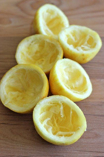 Лимонные блины с рикоттой с черничным соусом