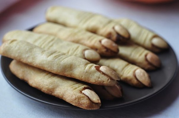 Как приготовить печенье «Пальцы ведьмы» 