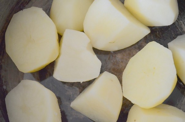 Куриные тефтельки в картофельных корзиночках