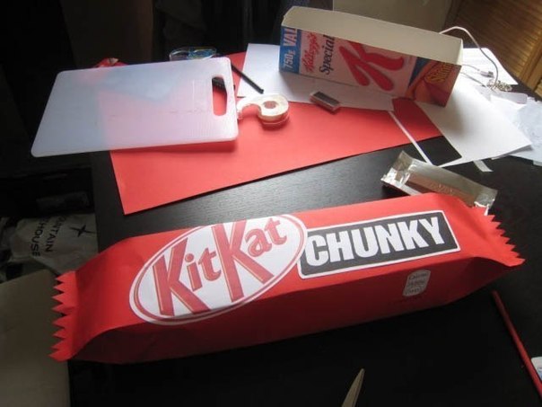 Сладкий подарок для друга - гигантский KitKat